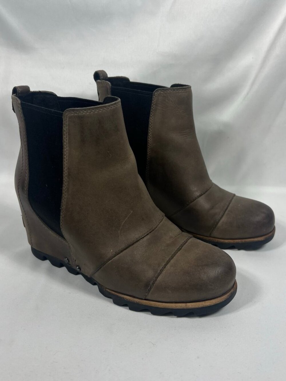 Sorel Boots Womens 7 Lea Wedge Booties Chelsea Leather Waterproof Hidden Heel